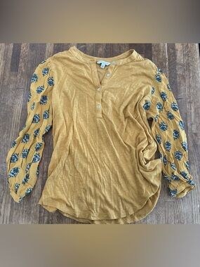 Lucky Brand Women’s Yellow Floral Sleeve Button Henley Shirt S